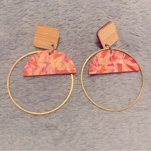 Eye-catching earrings